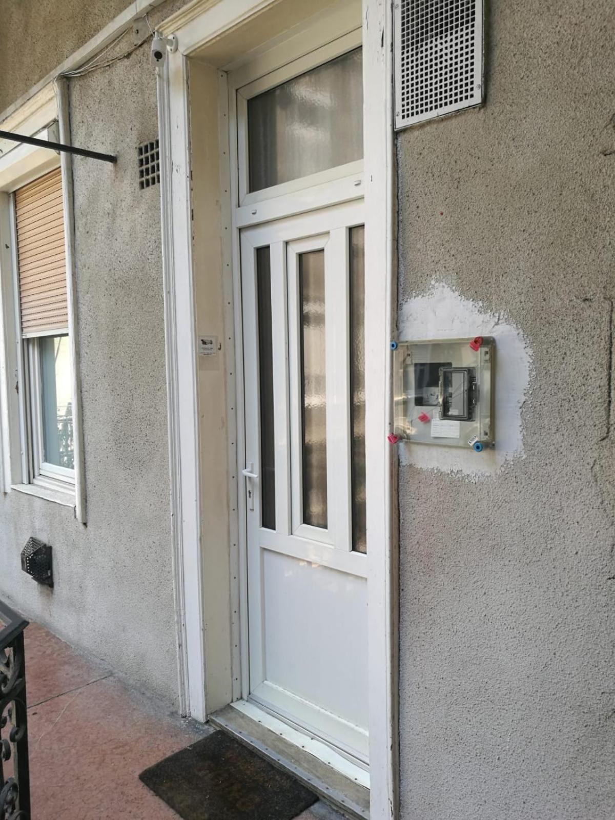 Mops Bob Apartment Boedapest Buitenkant foto